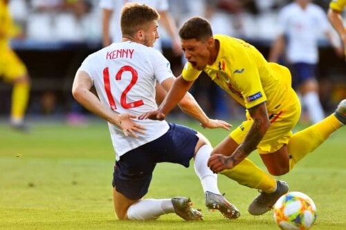 Faza în care Florinel Coman a obținut penalty-ul din care România a deschis scorul // FOTO: Raed Krishan