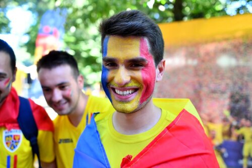 Suporterii români sunt pregătiți pentru meciul cu Germania U21 de la Bologna // FOTO: Raed Krishan
