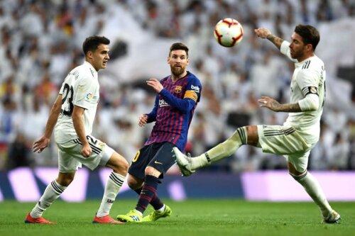 Reguilon, stânga, în duel cu Leo Messi FOTO: Guliver/GettyImages