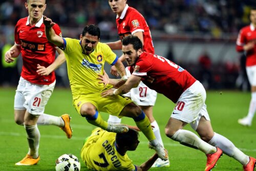 Faza în care Bărboianu a comis un penalty în derby-ul cu FCSB // Sursă foto: sportpictures.eu