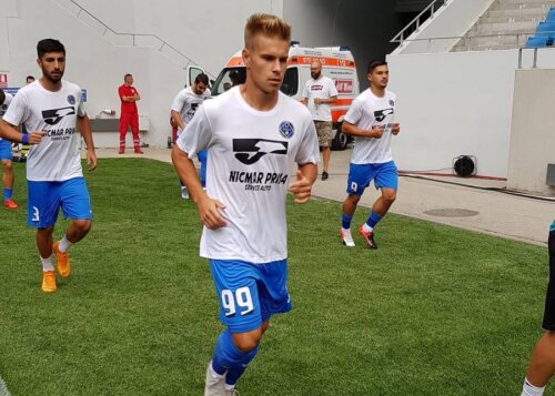 FOTO: Facebook Academica Clinceni // Bogdan Ilie, la încălzire pe Stadionul „Ion Oblemenco”