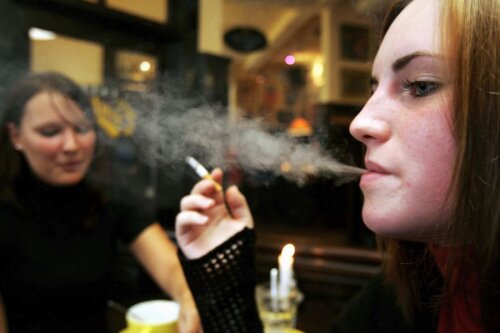 Fumătorii sunt mai predispuși să dezvolte forme de COVID-19, spune OMS. foto: Guliver/Getty Images