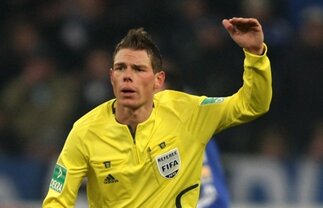 În Bundesliga se promovează pe la spate » Arbitru abuzat sexual