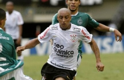 A debutat şi a marcat » Roberto Carlos face spectacol la Anzhi