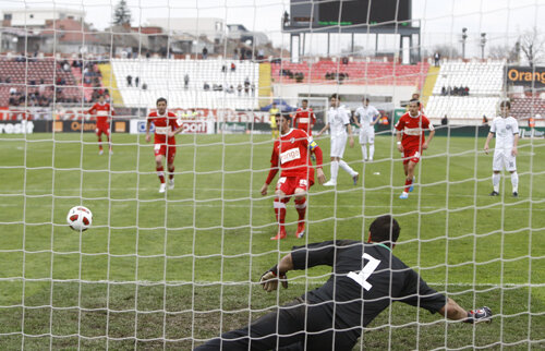 Haz de necaz la Dinamo » Cîţi fani au fost la meci? Victor Becali: "Cu tot cu mine sau fără mine?" :D