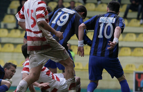 Oţelul a cîştigat în faţa Brăneştiului după un gol din ofsaid » Steagul jos, titlu ruşinos!