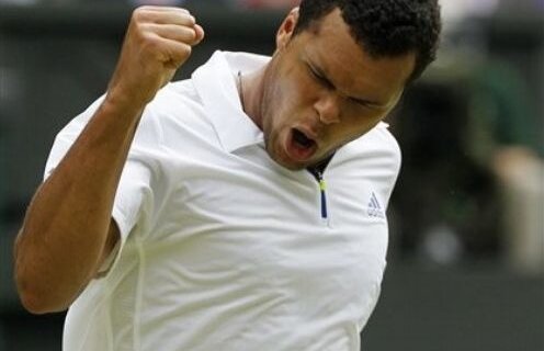 Surpriză la Wimbledon! Jo-Wilfried Tsonga l-a eliminat pe Roger Federer şi joacă semifinala cu Novak Djokovic!