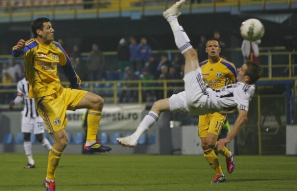 FOTO Astra şi Petrolul au încheiat nedecis derby-ul Ploieştiului, 1-1