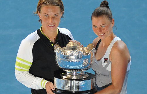 Svetlana Kuznetsova şi Vera Zvonareva au cîştigat proba de dublu feminin la Australian Open