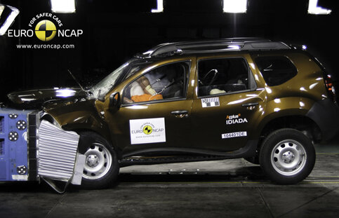 Doar 3 stele! » Dacia Duster a obţinut cel mai mic punctaj la testele EURO NCAP