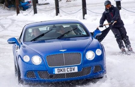 FOTO! Cum spulberi metri de zăpadă: la skijoring, tras de Bentley!