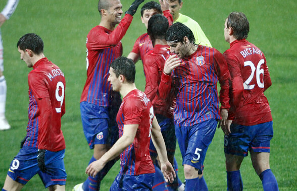 I-a oprit ploaia » Steaua a cîştigat repriza cu Debrecen, 1-0, şi o aşteaptă pe Twente