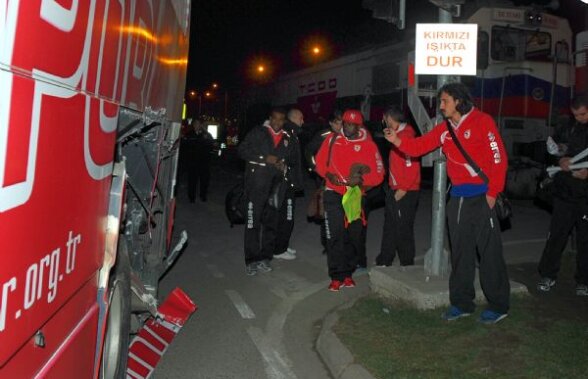 GALERIE FOTO & VIDEO Clipe de groază! Autocarul lui Samsunspor a fost lovit de tren