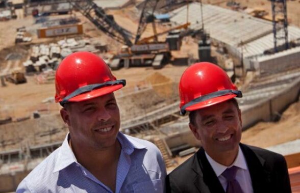 FOTO Ronaldo şi-a pus casca pe cap şi a inspectat şantierul noului ”Maracana” până l-a luat somnul ;)