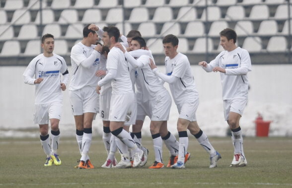 "Studenţii" sînt optimişti înaintea meciului cu Dinamo: "Sîntem doar 10 valizi, dar vrem victoria" :D