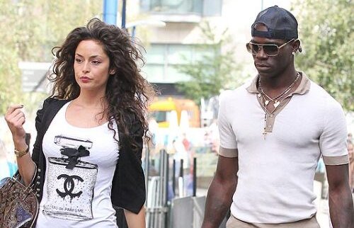 Balotelli, în război cu Raffaella Fico: "Să aducă dovada că e însărcinată cu copilul meu"