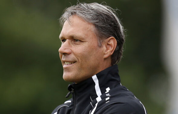 Van Basten se teme de Rapid: "Românii au fotbalişti tehnici"