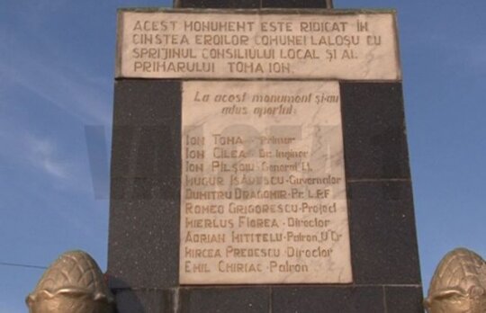 Să vezi şi să nu crezi! Numele lui Dragomir şi Mititelu apar pe un monument dedicat eroilor neamului