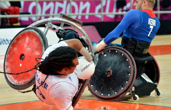 FOTO Adrenalină pură » Rugby-ul în scaun cu rotile, un sport care taie răsuflarea