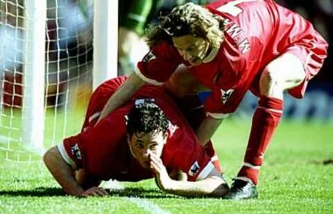 VIDEO Robbie Fowler, numit drept unul dintre cei mai nebuni fotbalişti din istorie