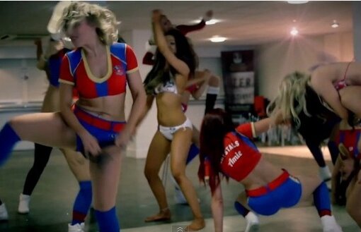 VIDEO Încurajări sexy » De la ”Gangnam style” la ”Harlem Shake”