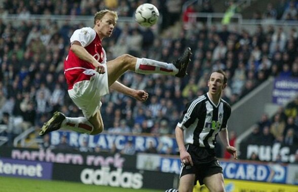 Arsenal îi face statuie lui Dennis Bergkamp