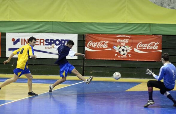 În acest week-end se stabilesc campioanele ţării la futsal la nivel de licee » De pe holurile şcolilor, în cantonamentul "naţionalei"