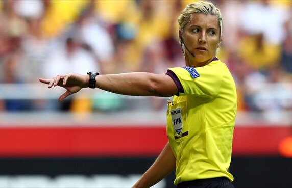 Cristina Dorcioman, arbitraj foarte bun la finala Euro 2013 » 3 faze grele judecate perfect de româncă