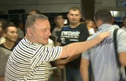 VIDEO Moment amuzant pe aeroport » Un fan l-a confundat pe Prepeliţă cu eroul Stelei: "Iancule, bravo!" :D