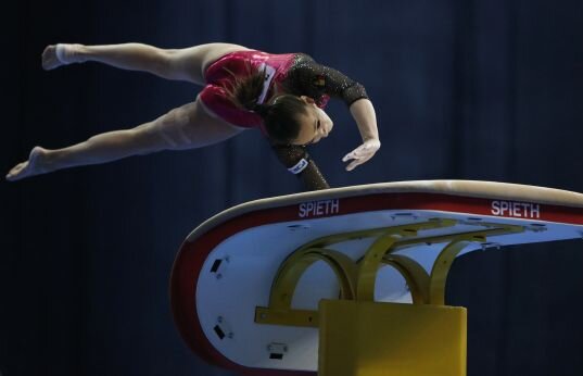 Suspine lîngă podium » Larisa Iordache a încheiat a patra finala de la indivual compus, după ce a ratat la bîrnă