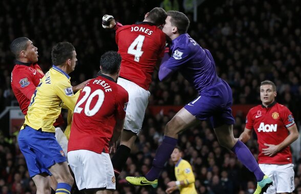 VIDEO Derby cu accidentări teribile: Szczesny şi Vidici au avut probleme în United - Arsenal 1-0