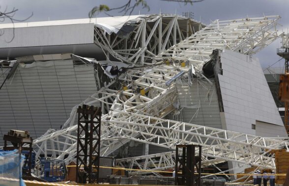 Mondial fără Sao Paulo?! » Arena Corinthians ar putea să nu fie gata pînă la startul turneului: o macara s-a prăbuşit peste tribună