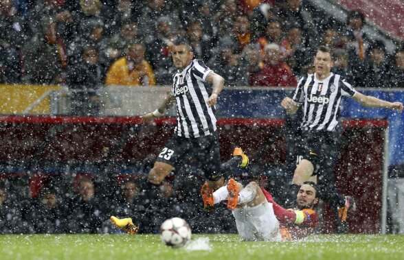 VIDEO Stop fotbal. A venit furtuna! » Galatasaray - Juventus a fost abandonat din cauza ninsorii abundente. Meciul se reia azi, de la 15:00