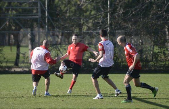 FOTO Negoiţă vîrf, Anghelache "la creaţie", Stoican stoper » "Cîinii" au încercat ieri, la o miuţă, să găsească talente pentru New Dinamo