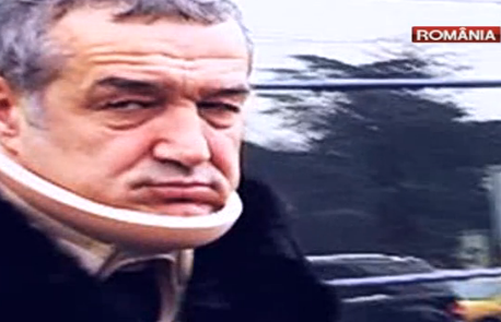 Gigi Becali vrea să se opereze: "Am dureri mari, nu pot dormi noaptea" » VIDEO A venit cu un guler cervical la proces