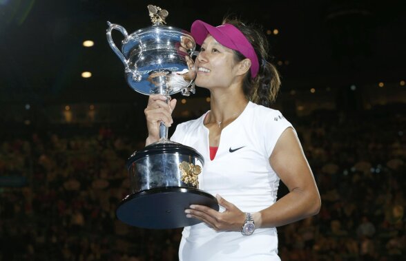 FOTO Na Li a cîştigat trofeul la Australian Open: ”Inima mea nu are limite”