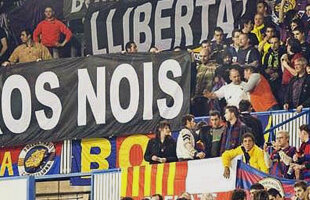 Haos total! Ultraşii radicali ai Barcelonei au încercat să agreseze un jucător catalan după eşecul, 0-1, cu Valladolid!