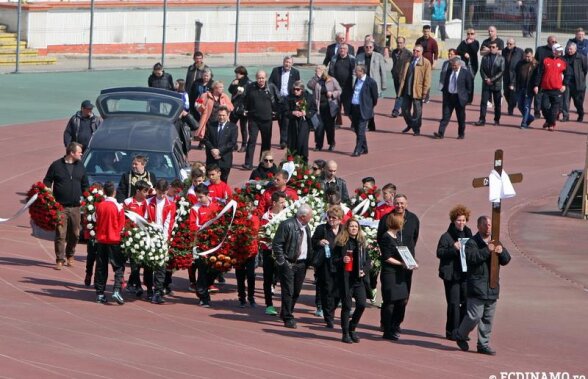 FOTO Fostul jucător şi conducător al lui Dinamo Augustin Deleanu a fost înmormîntat azi