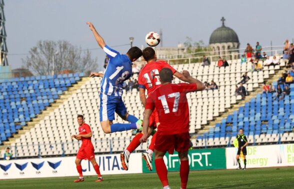 GALERIE FOTO E prima în toate » CS U Craiova a cîştigat din nou şi e marea favorită la promovare