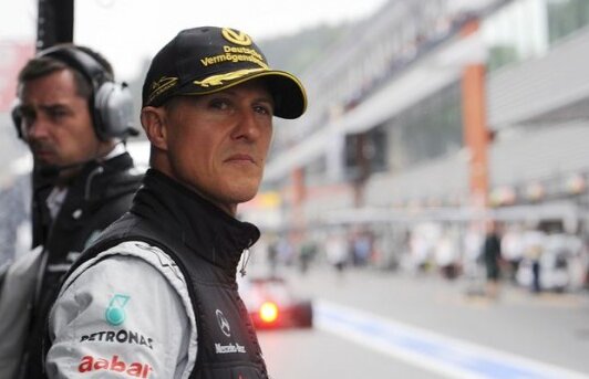 Veşti bune pentru Michael Schumacher: "Dă semne de luciditate"