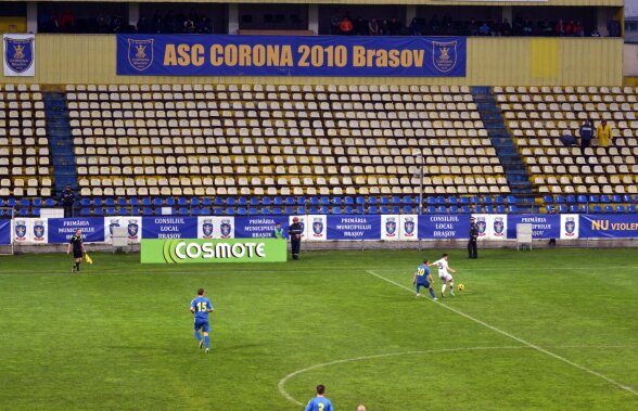 VIDEO Meciul Corona - ACS Poli, 0-0, a sărbătorit pe măsură aniversarea celei mai monotone zi a secolului trecut: Nimic, nimic, nimic...