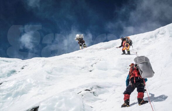 Aşteptare la înălţime » O expediţie românească pe Everest se află printre cele 10 care vor ataca vîrful cînd se va linişti vremea