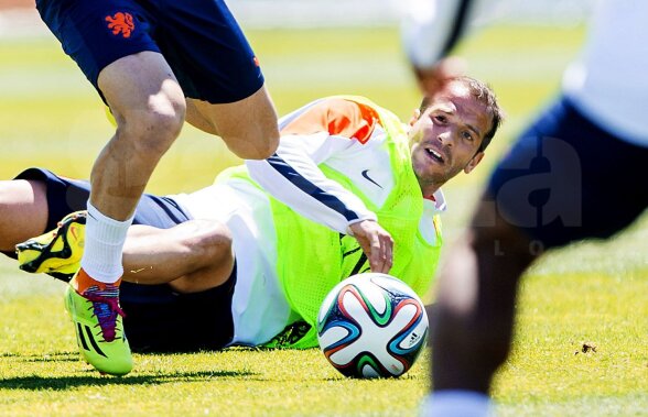 Nici Van der Vaart nu joacă » Louis Van Gaal pierde un alt nume important pentru turneul din Brazilia