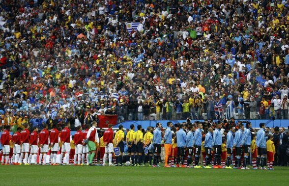 FOTO Apariţie surpriză în tribunele stadionului din Sao Paulo » Spectator de lux la Uruguay - Anglia