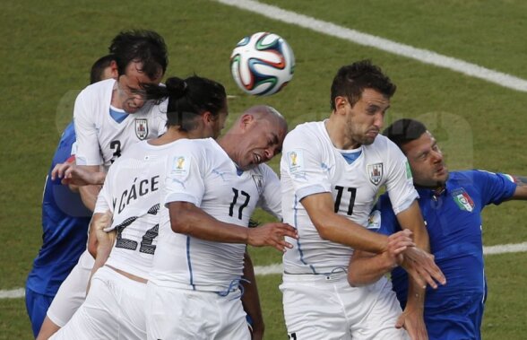 VIDEO+FOTO Muşcă şi fugi! » Uruguayul a tranşat duelul pentru locul 2 cu Italia, 1-0, şi va întîlni Columbia în optimi