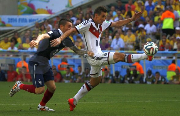 VIDEO Miroslav Klose putea primi penalty! » Franţa şi Germania au cerut 11 metri în prima repriză, circumstanţe existau însă la cel al nemţilor