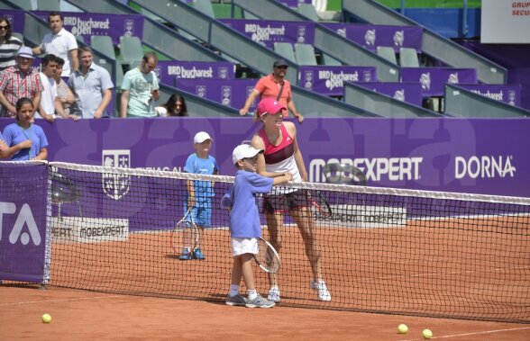 GALERIE FOTO Peste 200 de copii au jucat timp de o oră tenis cu Simona Halep la Kids Day!