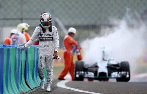 Probleme, Lewis? » Maşina lui Hamilton a luat foc, iar britanicul va pleca de pe locul 21! Nico Rosberg e în pole-position