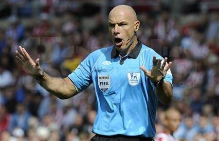 Howard Webb a spus adio fotbalului! Arbitrul englez a luat cea mai importantă decizie din cariera sa