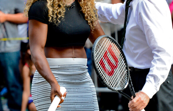 VIDEO Serena Williams aşa cum nu ai mai văzut-o! Uitaţi de prestaţia de la Wimbledon, americanca a jucat pe tocuri ;)